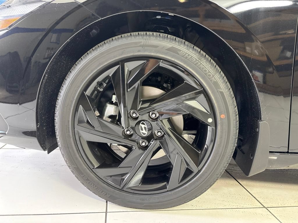 New 2026 Hyundai Elantra SEL Sport FWD image 9