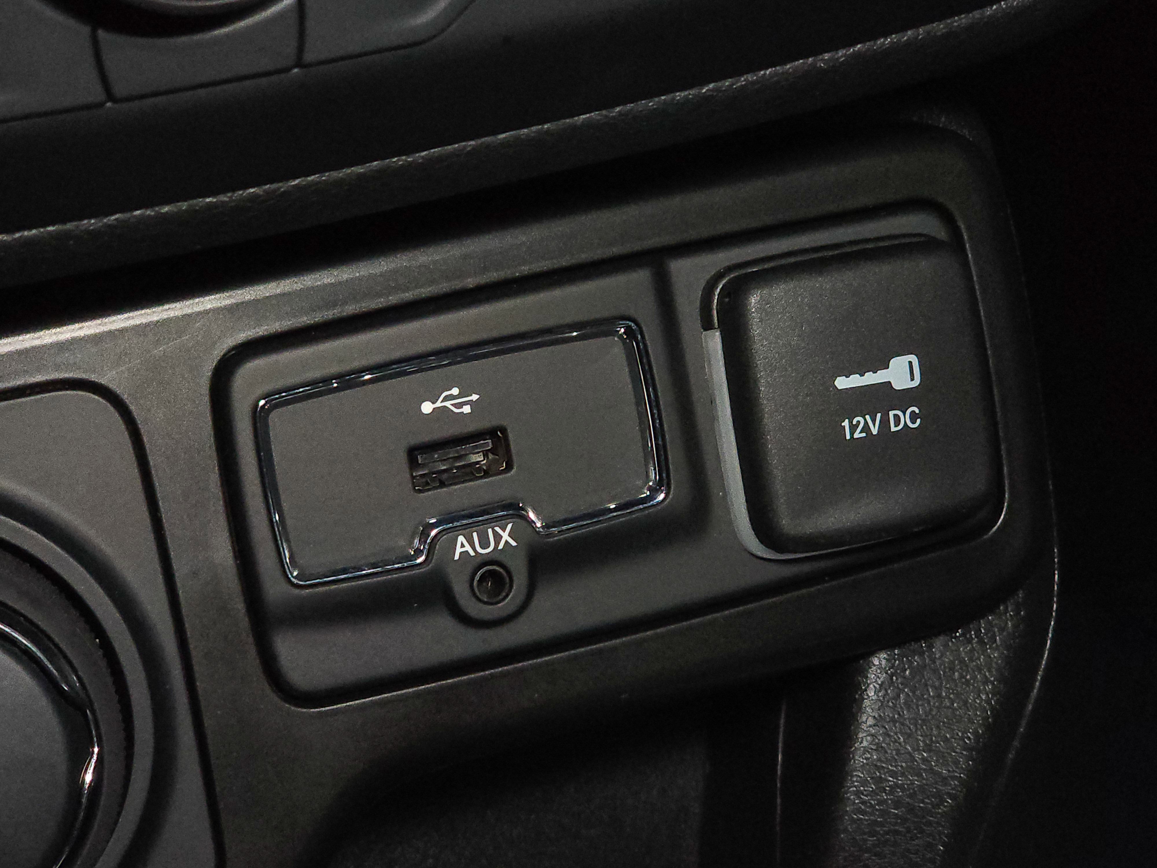 Used 2021 Jeep Renegade Limited image 36