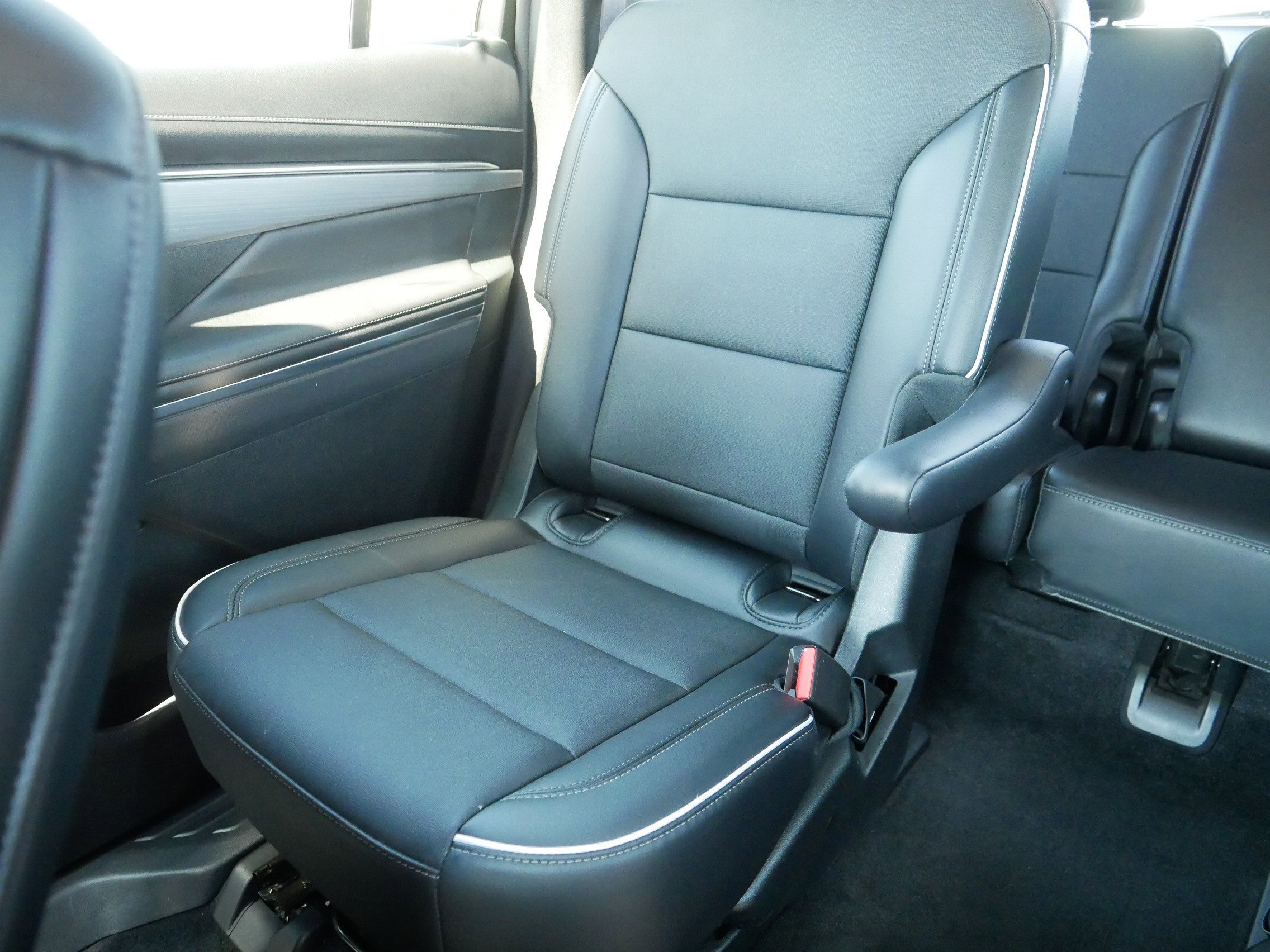 Used 2025 Buick Enclave Preferred image 12