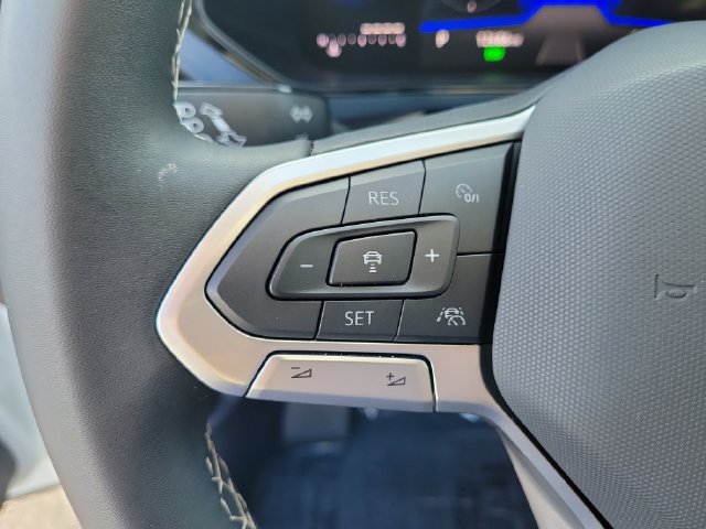 Certified 2024 Volkswagen Taos SE FWD image 20