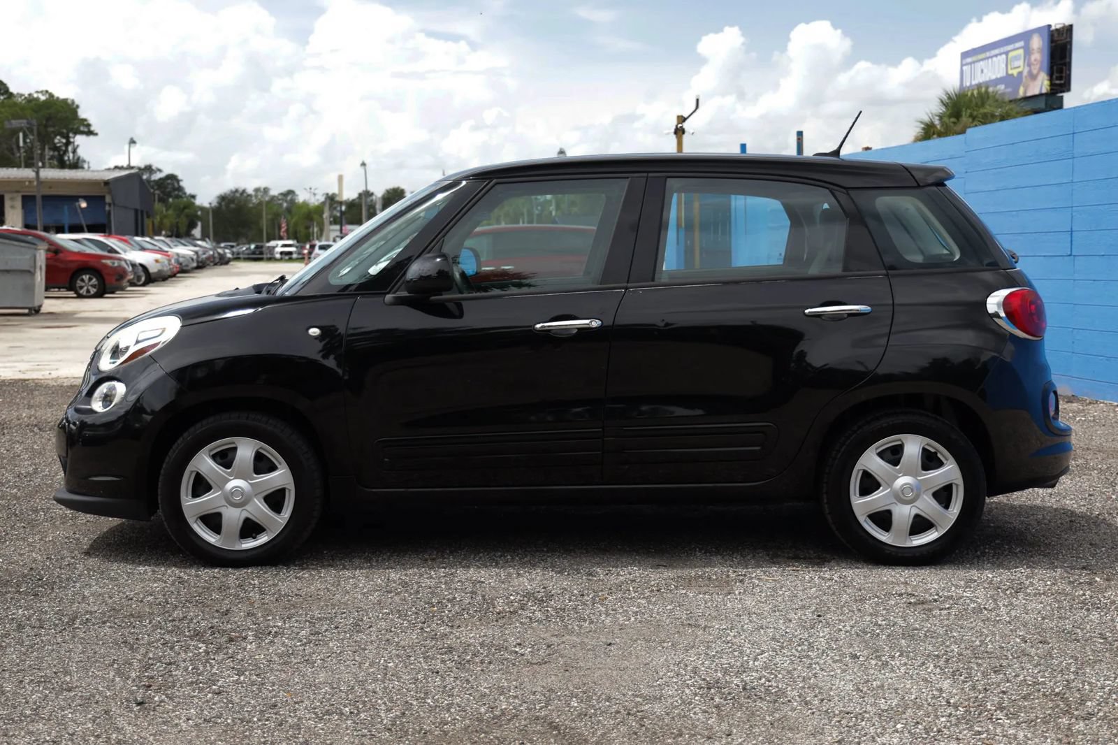 Used 2016 FIAT 500L Pop FWD image 3