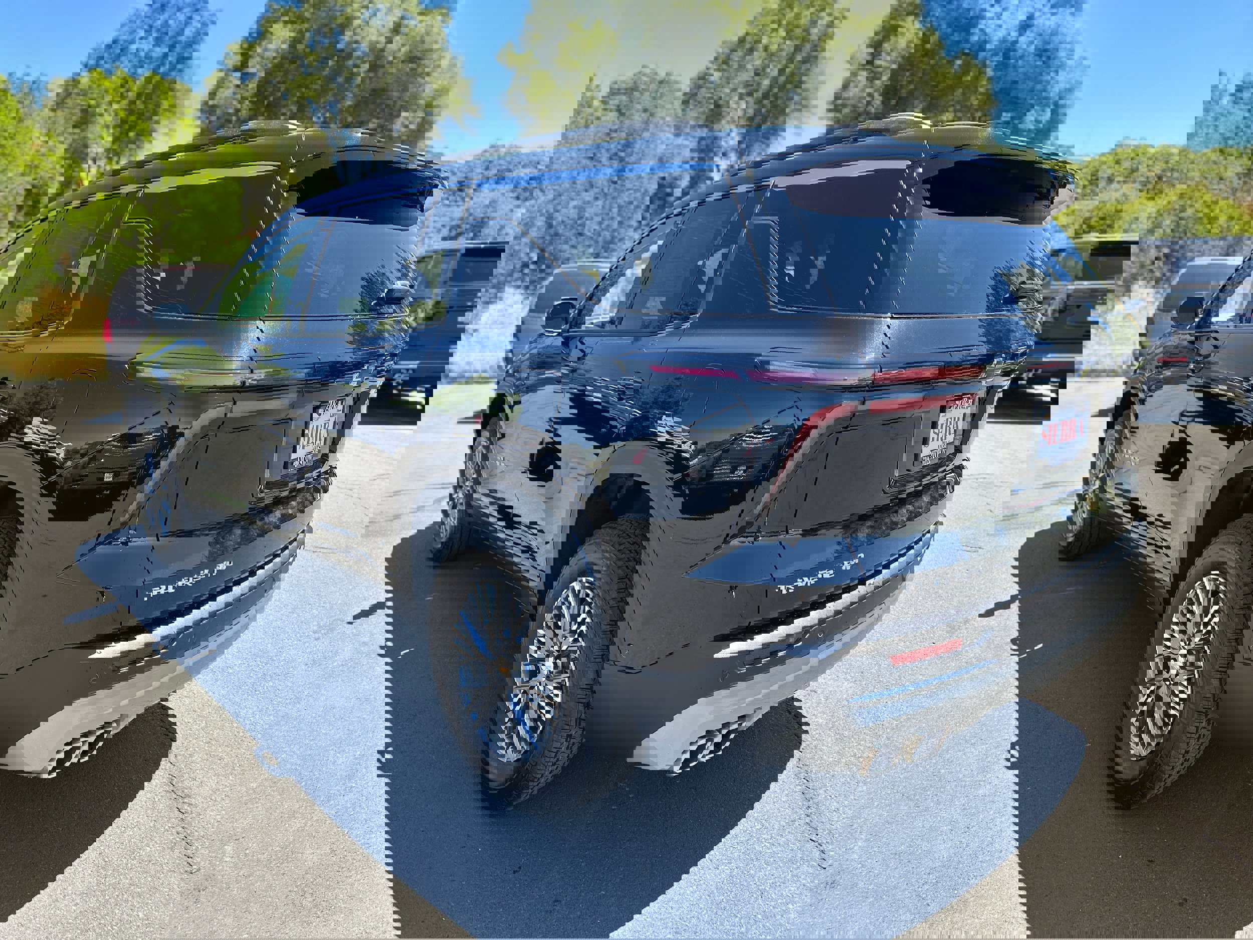 New 2025 Chevrolet Traverse LT w/ Enhanced Driving Package image 6