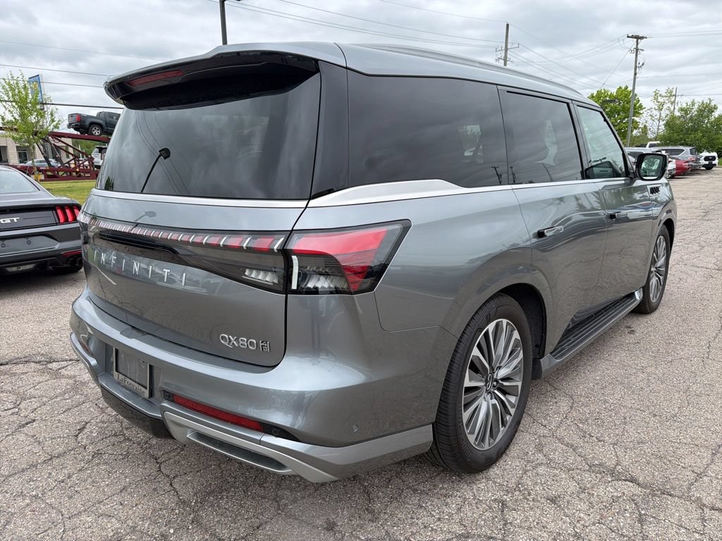 Used 2025 INFINITI QX80 Sensory AWD/4WD image 5