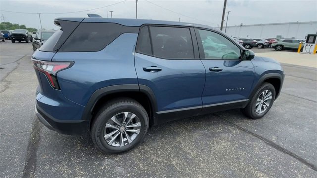 New 2026 Chevrolet Equinox LT w/ Convenience Package II image 2