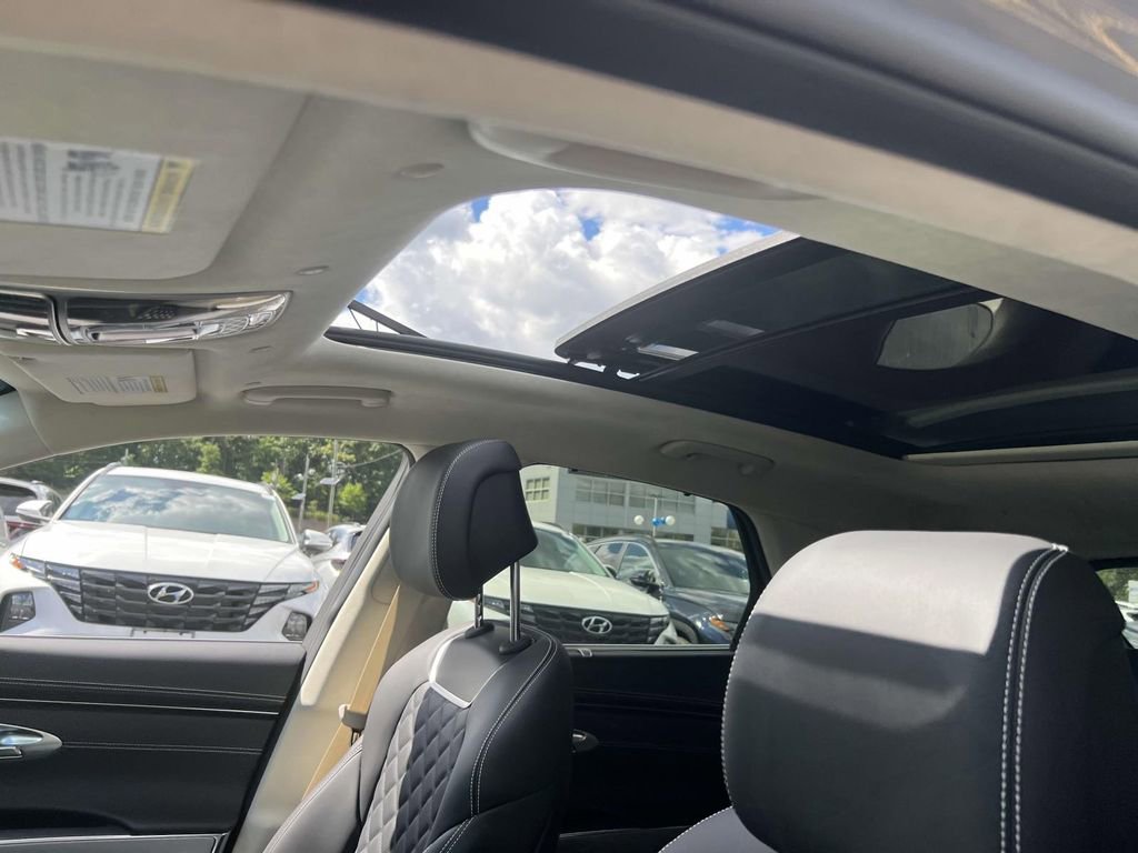 New 2025 Genesis Electrified GV70 w/ Prestige Package AWD/4WD image 19