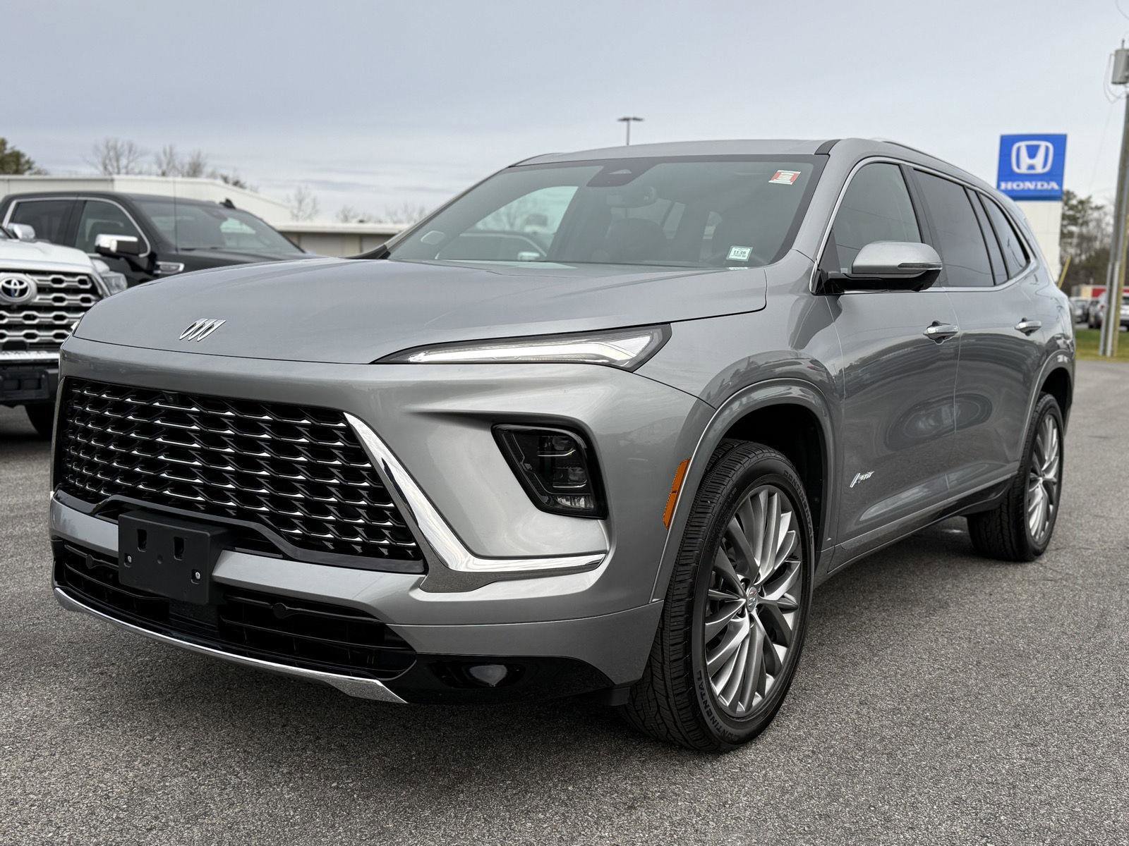 Certified 2025 Buick Enclave Avenir w/ LPO, All-Weather Package image 9