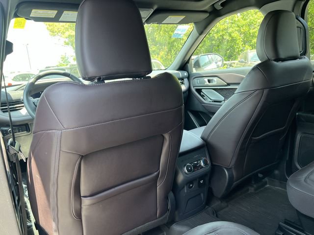 Used 2025 Ford Explorer Platinum w/ Ultimate Package AWD/4WD image 32