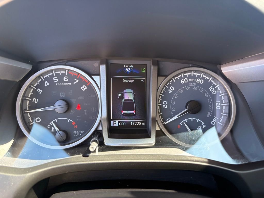 Used 2022 Toyota Tacoma SR5 image 13
