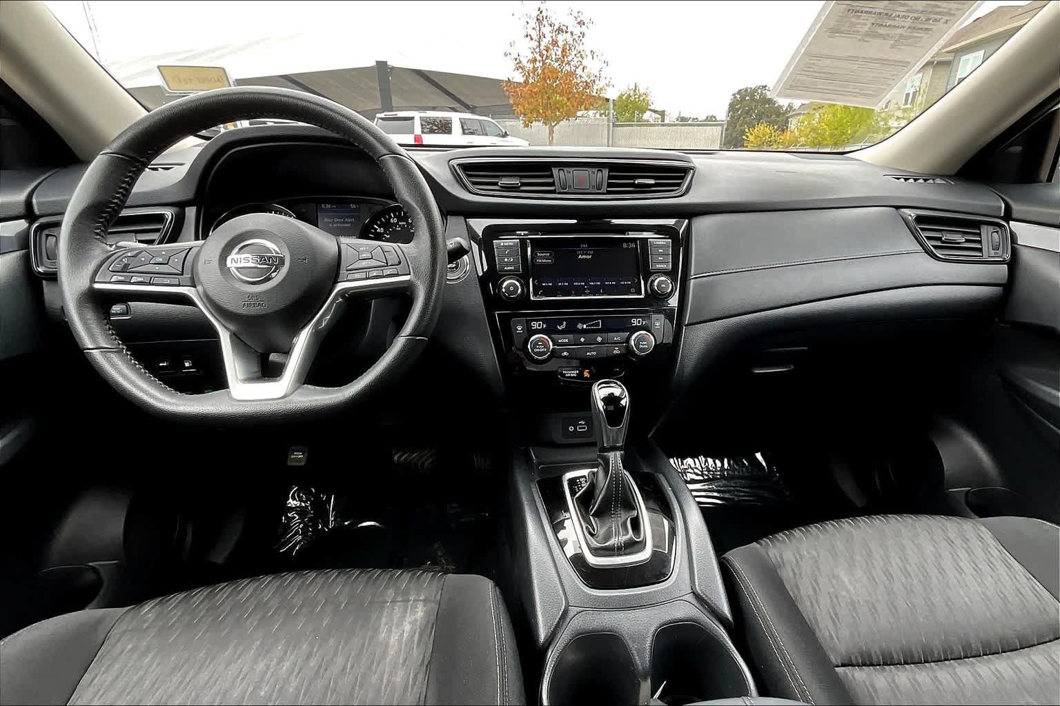 Used 2019 Nissan Rogue SV FWD image 15