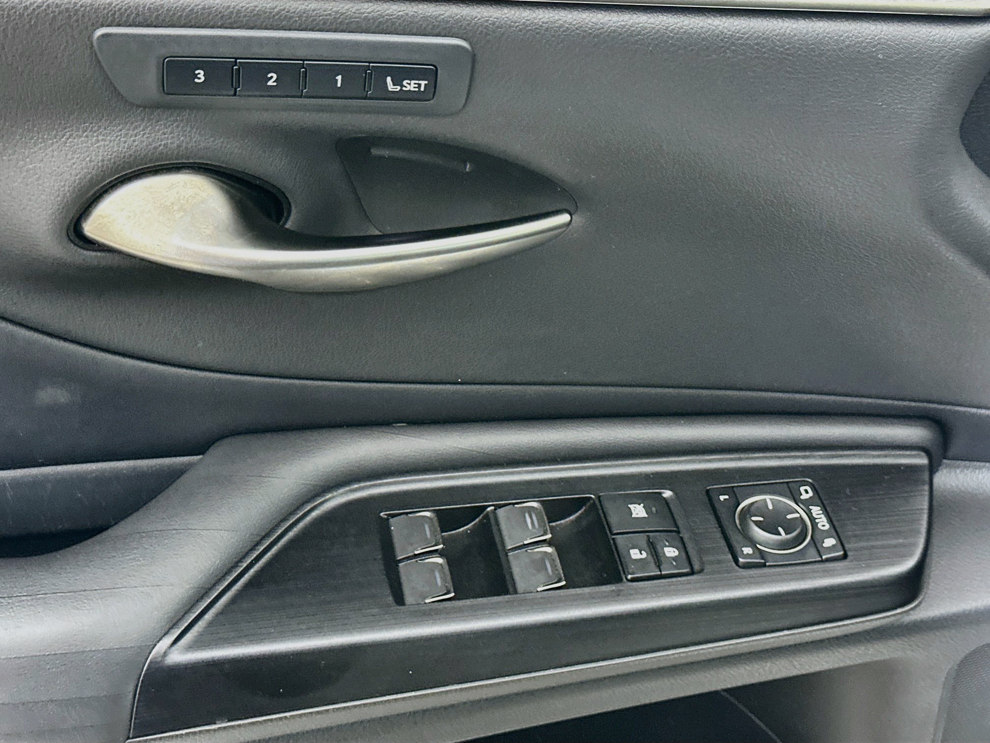 Used 2021 Lexus ES 350 w/ Accessory Package 2 FWD image 15
