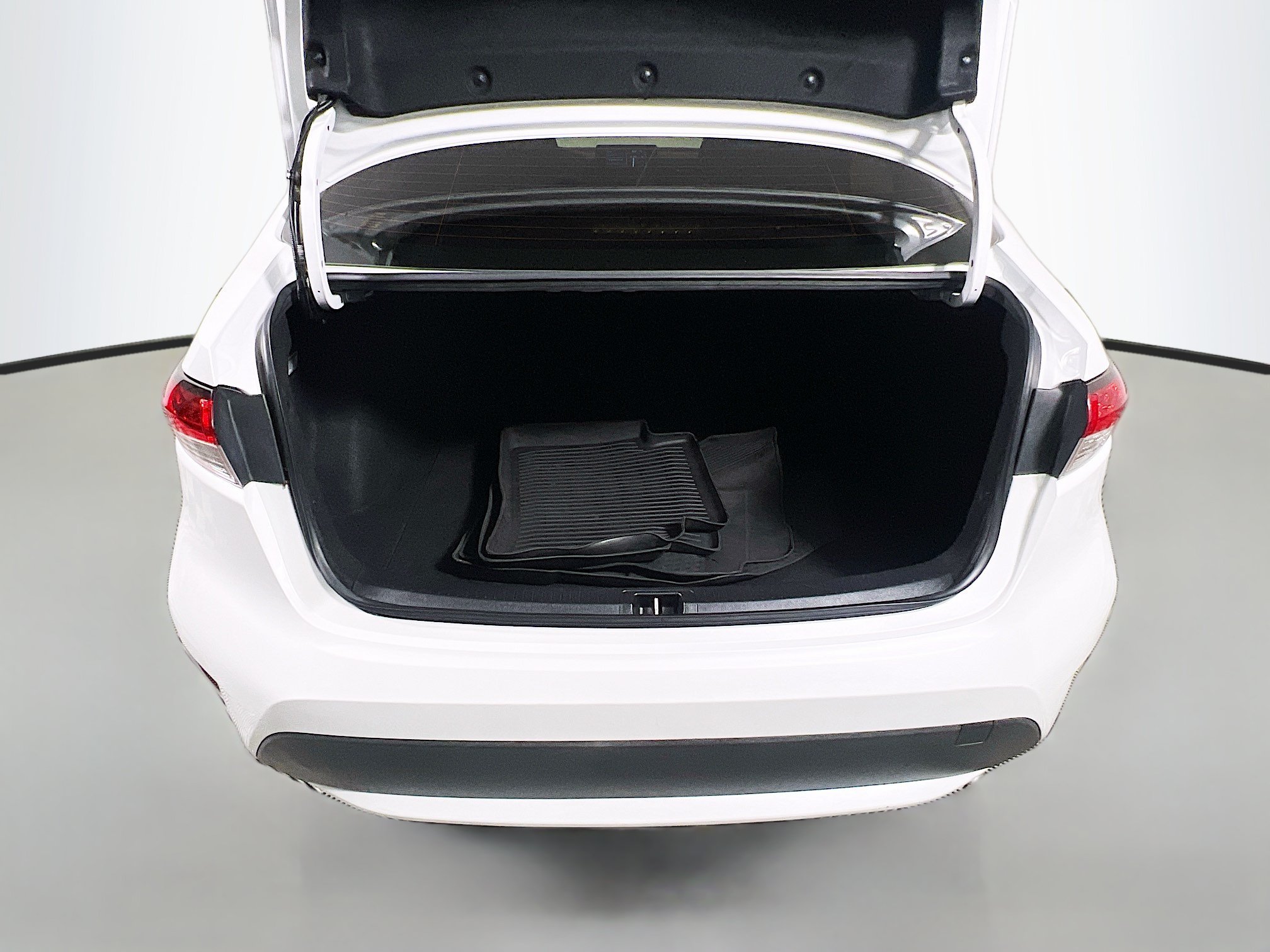 Used 2022 Toyota Corolla LE FWD image 34
