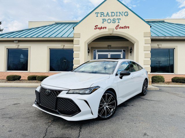 Used 2019 Toyota Avalon XSE w/ All Weather Liner Package image 2