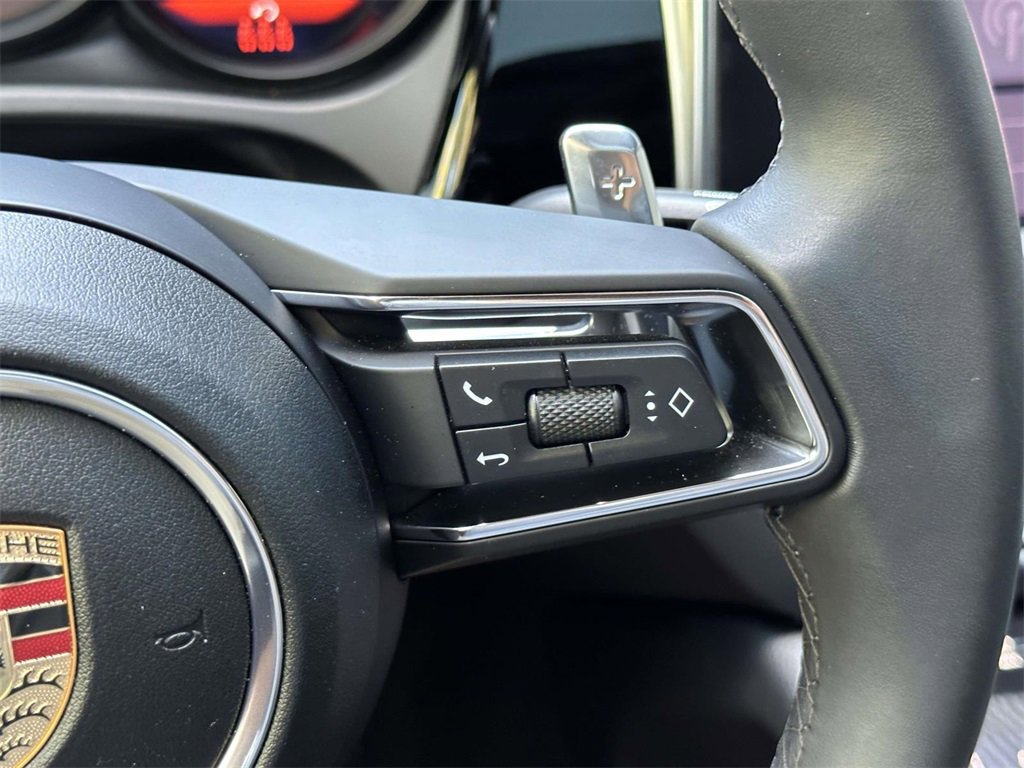 Used 2025 Porsche Macan image 23