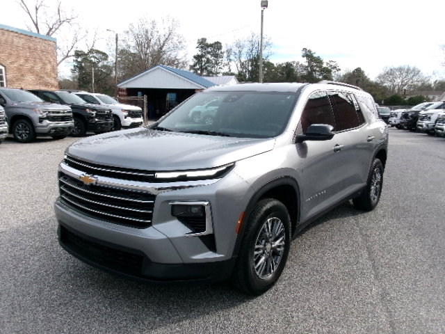 Used 2025 Chevrolet Traverse LT image 7