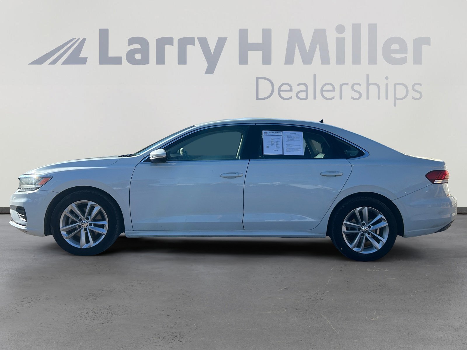 Used 2020 Volkswagen Passat 2.0T SE image 2