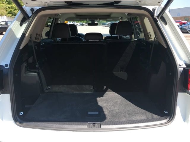 Used 2024 Volkswagen Atlas SE FWD image 12