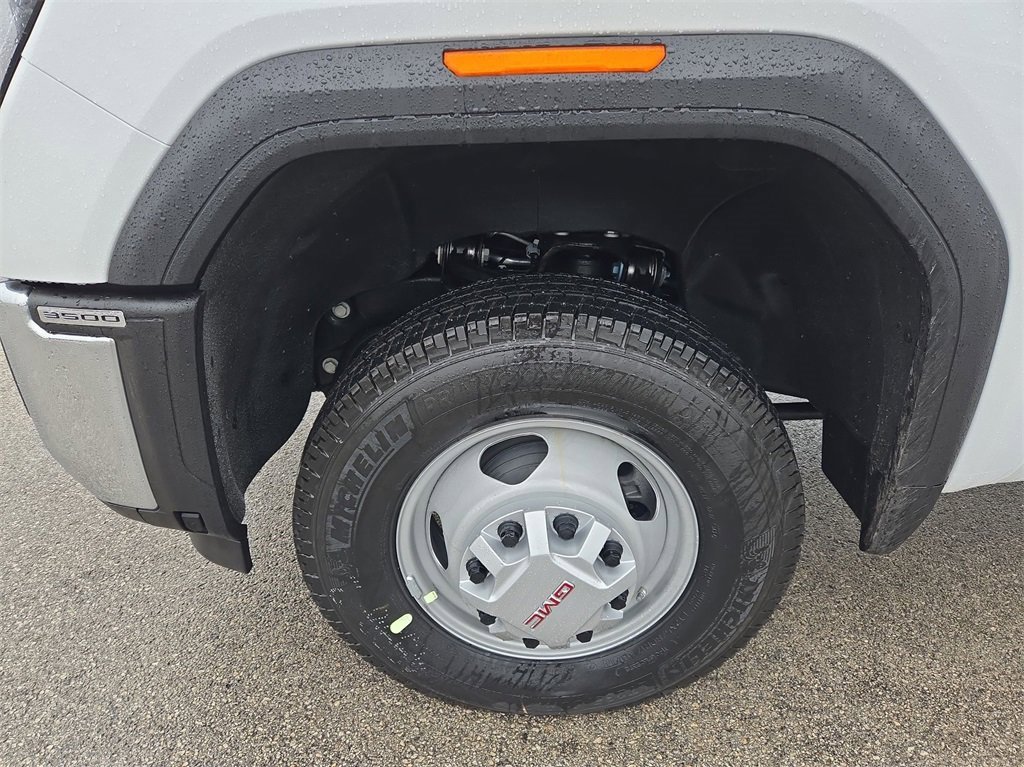 New 2025 GMC Sierra 3500 Pro w/ Convenience Package image 16