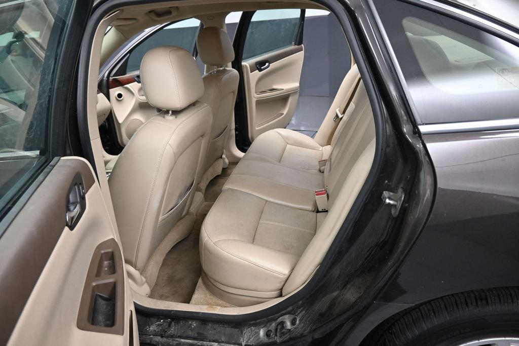 Used 2008 Chevrolet Impala LT w/ Luxury Edition Package FWD image 24