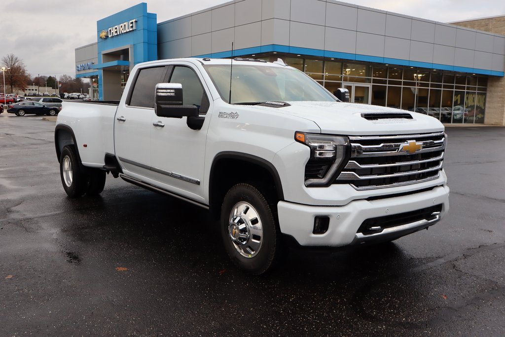 New 2026 Chevrolet Silverado 3500 High Country w/ Technology Package image 2