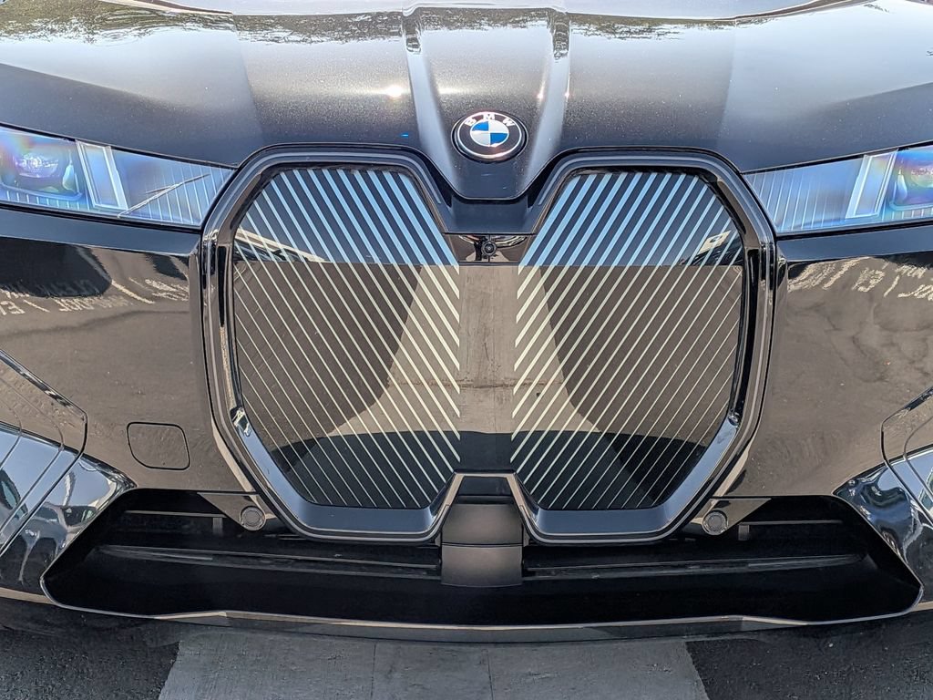 Certified 2026 BMW iX xDrive45 w/ Premium Package AWD/4WD image 36