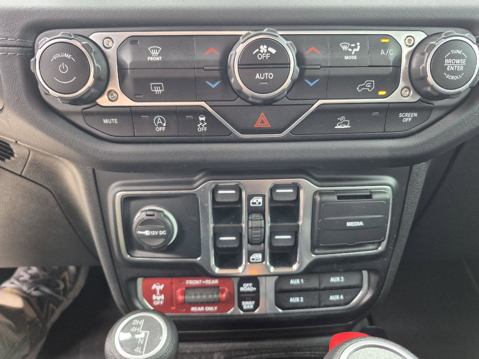 Used 2024 Jeep Gladiator Rubicon AWD/4WD image 7