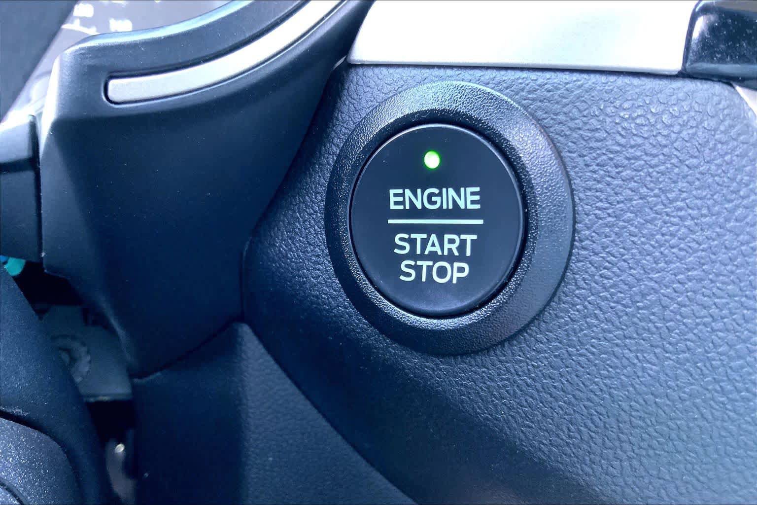 Certified 2022 Ford Escape SE w/ SE Sport Appearance Package FWD image 32