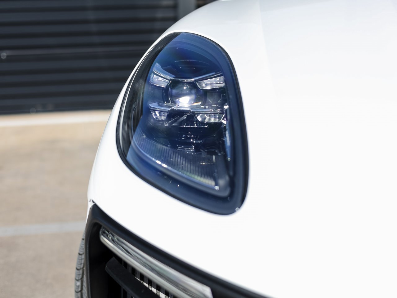 Certified 2022 Porsche Macan S image 13