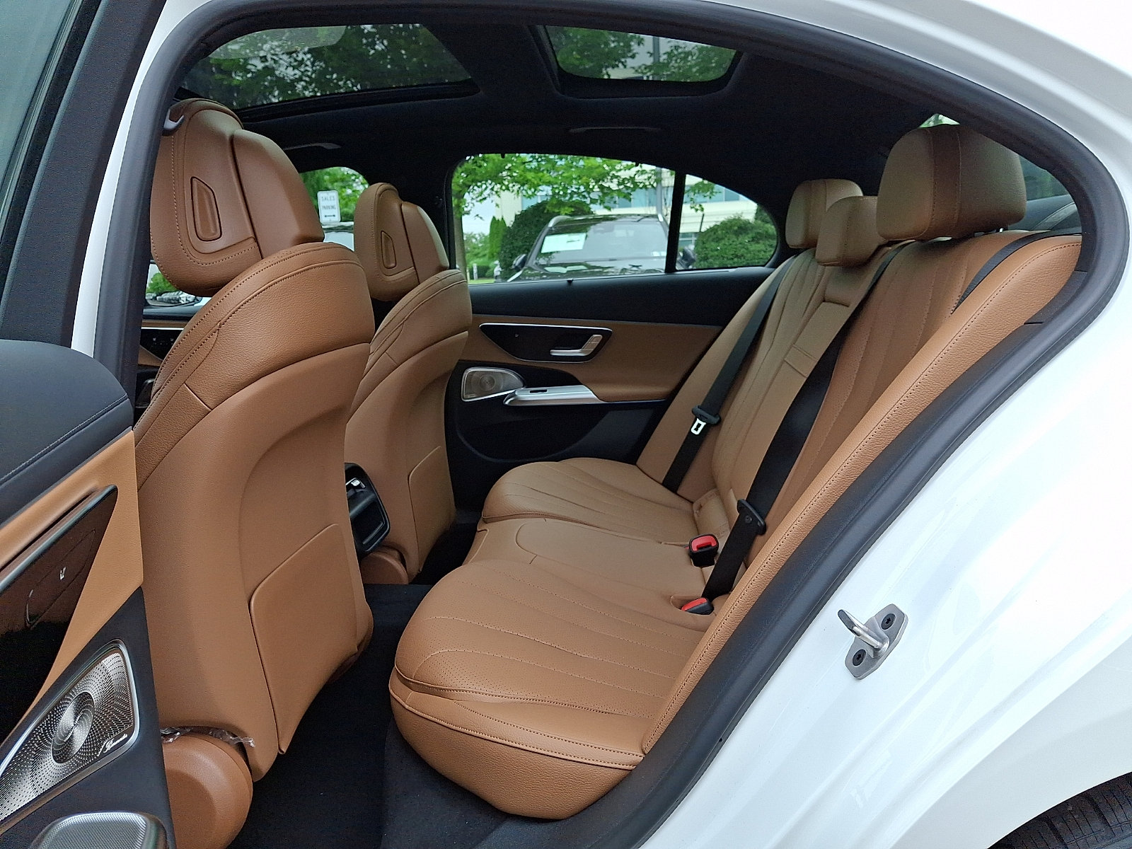 New 2026 Mercedes-Benz E 350 4MATIC Sedan image 8