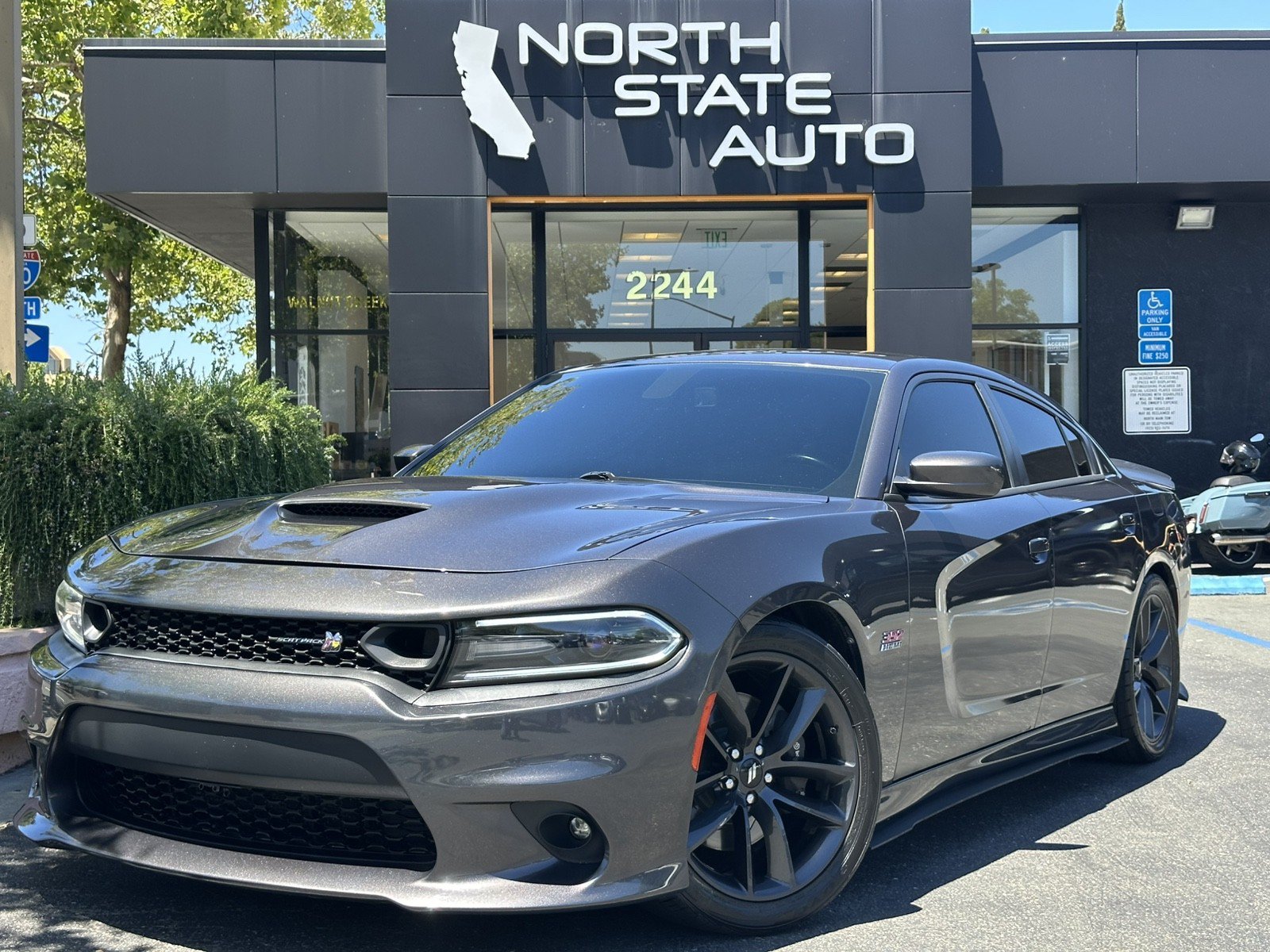 Used 2019 Dodge Charger Scat Pack w/ Plus Group RWD image 2
