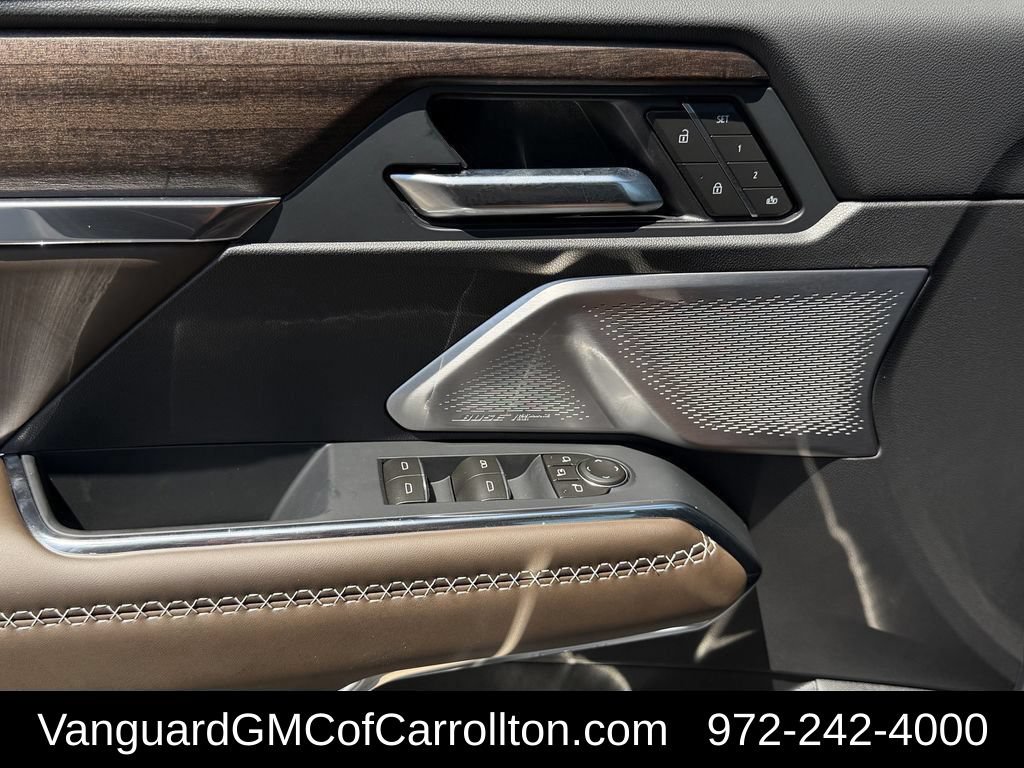 New 2026 GMC Acadia Denali Ultimate w/ LPO, Floor Liner Package AWD/4WD image 21