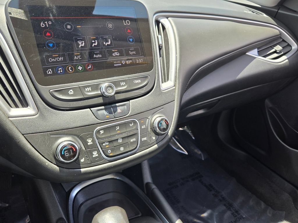 Used 2022 Chevrolet Malibu LT w/ Leather Package FWD image 18