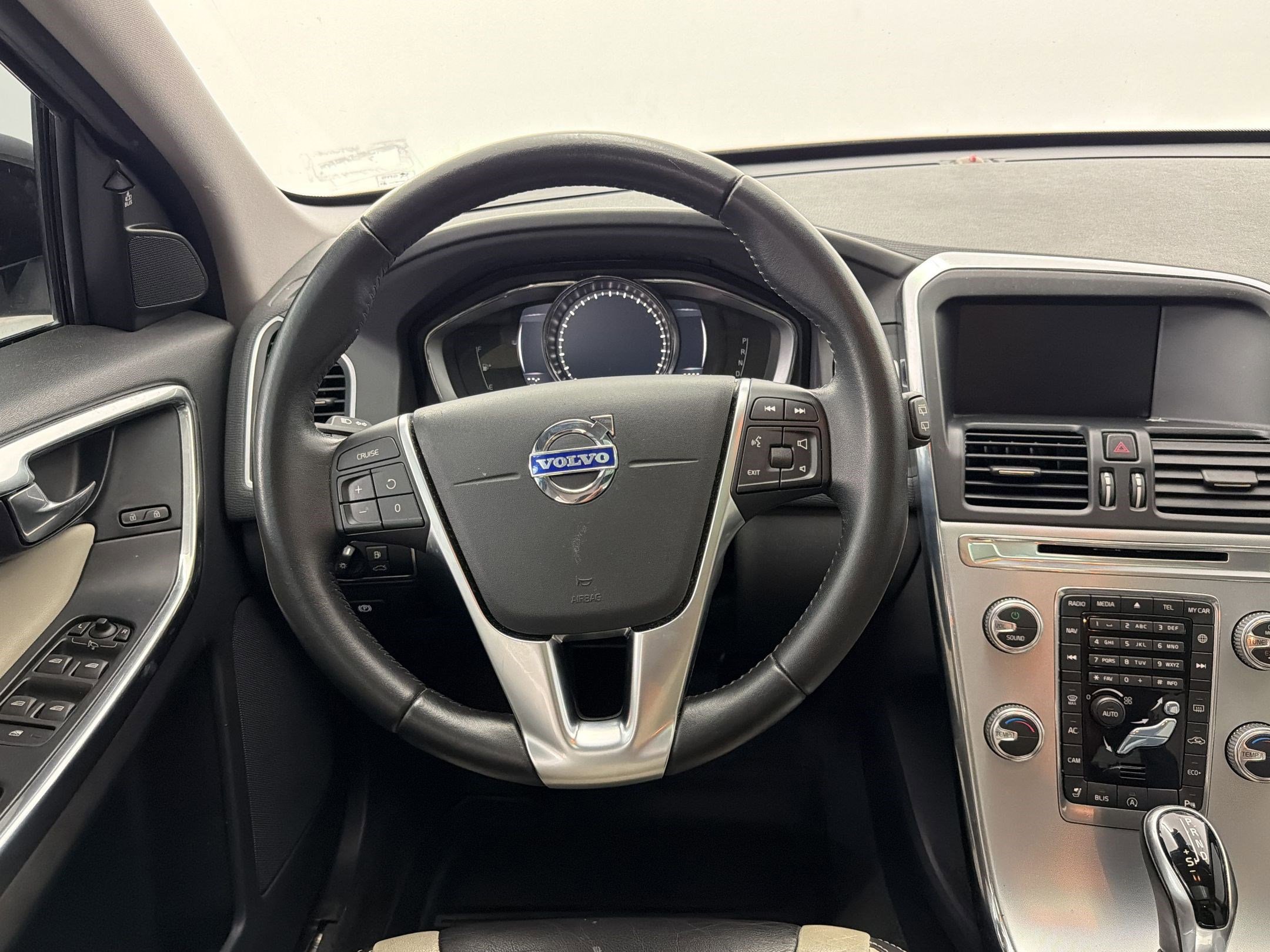 Used 2017 Volvo XC60 T5 Dynamic w/ Preferred Option Package FWD image 26