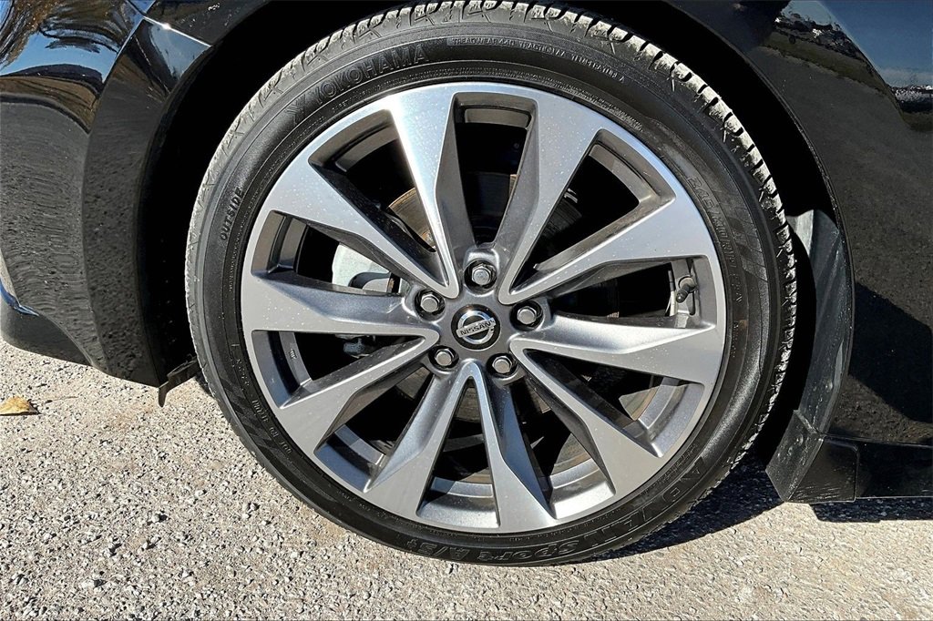 Used 2022 Nissan Maxima Platinum w/ Sport Mat Group image 9