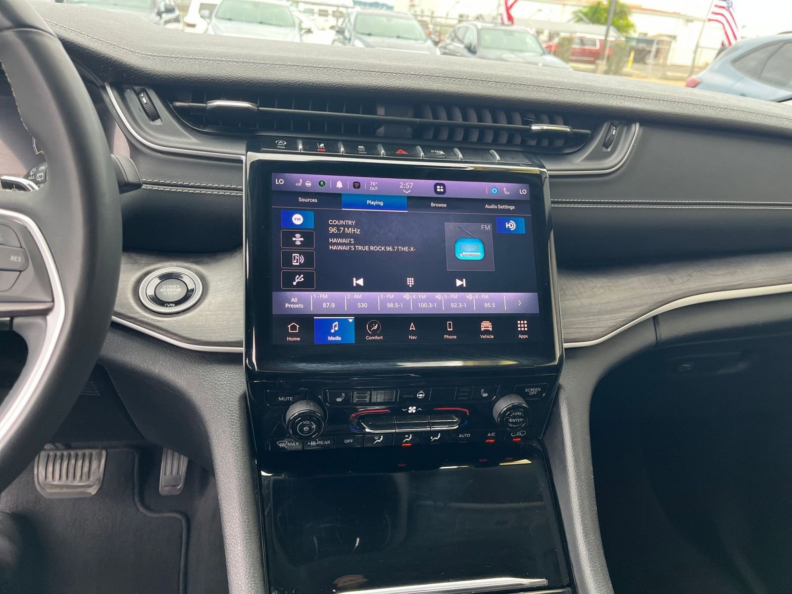 Used 2023 Jeep Grand Cherokee L Limited image 17