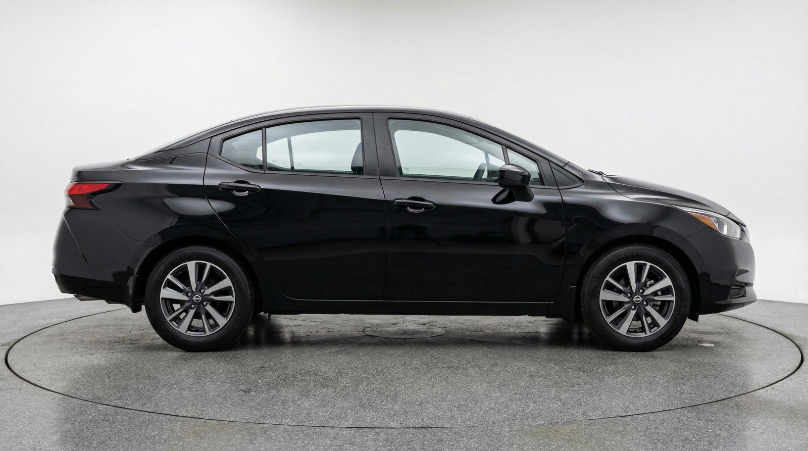 Used 2025 Nissan Versa SV FWD image 11