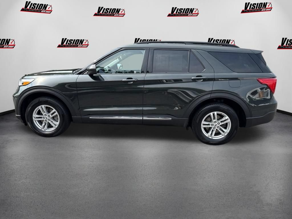 Used 2024 Ford Explorer XLT AWD/4WD image 8