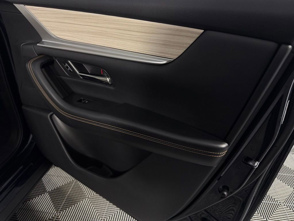 Used 2024 MAZDA CX-90 Plug-In Hybrid w/ Preferred image 33