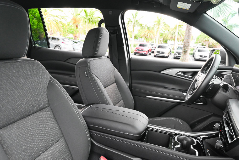 Used 2026 Chevrolet Traverse LT w/ Midnight/Sport Edition FWD image 10