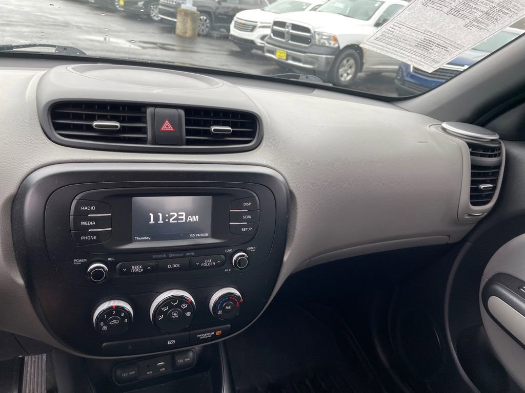 Used 2016 Kia Soul + image 14