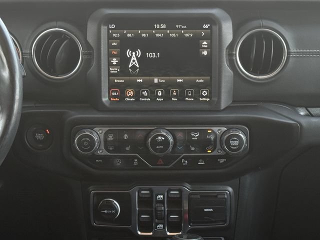 Used 2020 Jeep Gladiator Overland AWD/4WD image 17