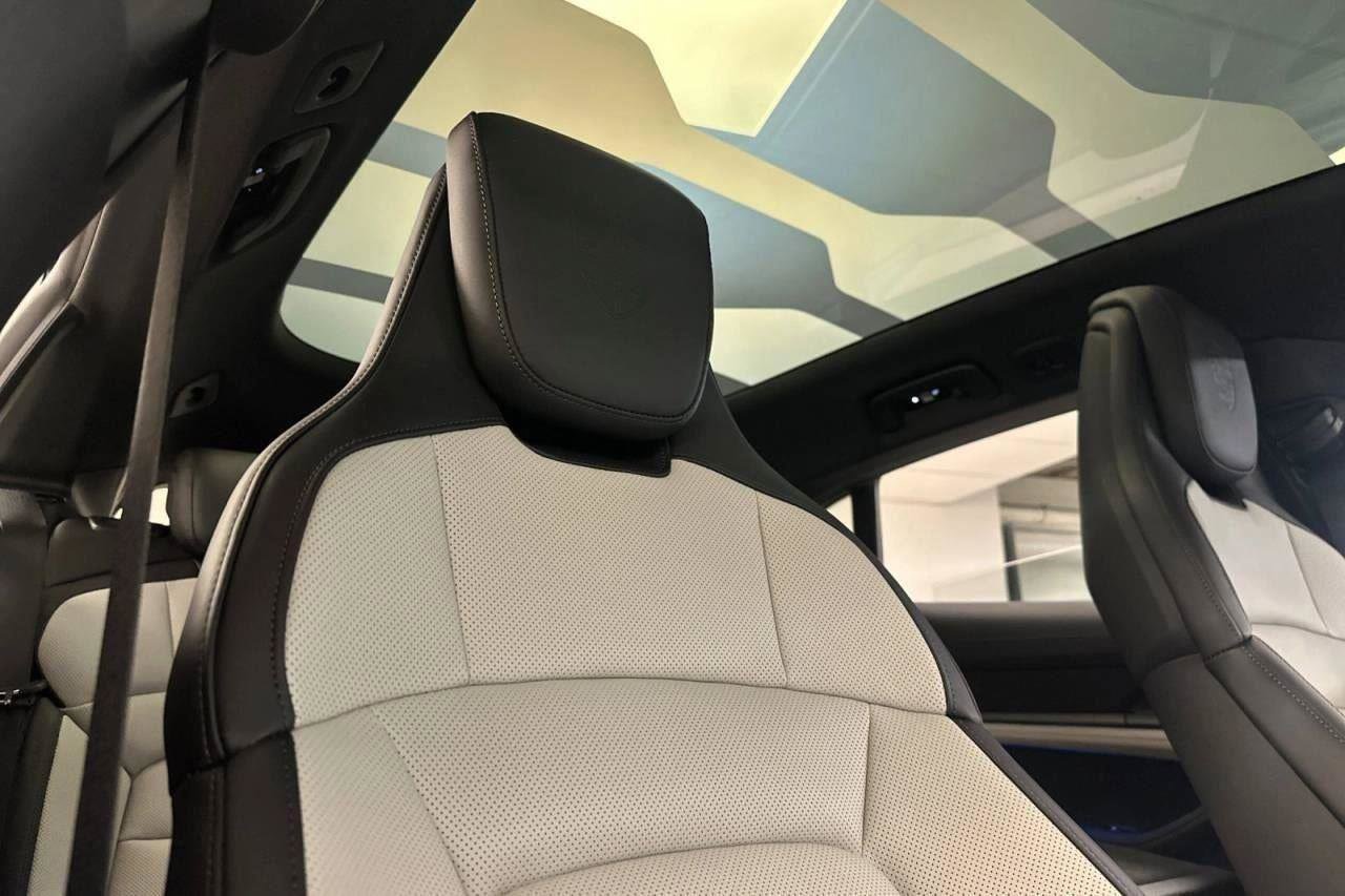 New 2025 Porsche Taycan 4S image 75