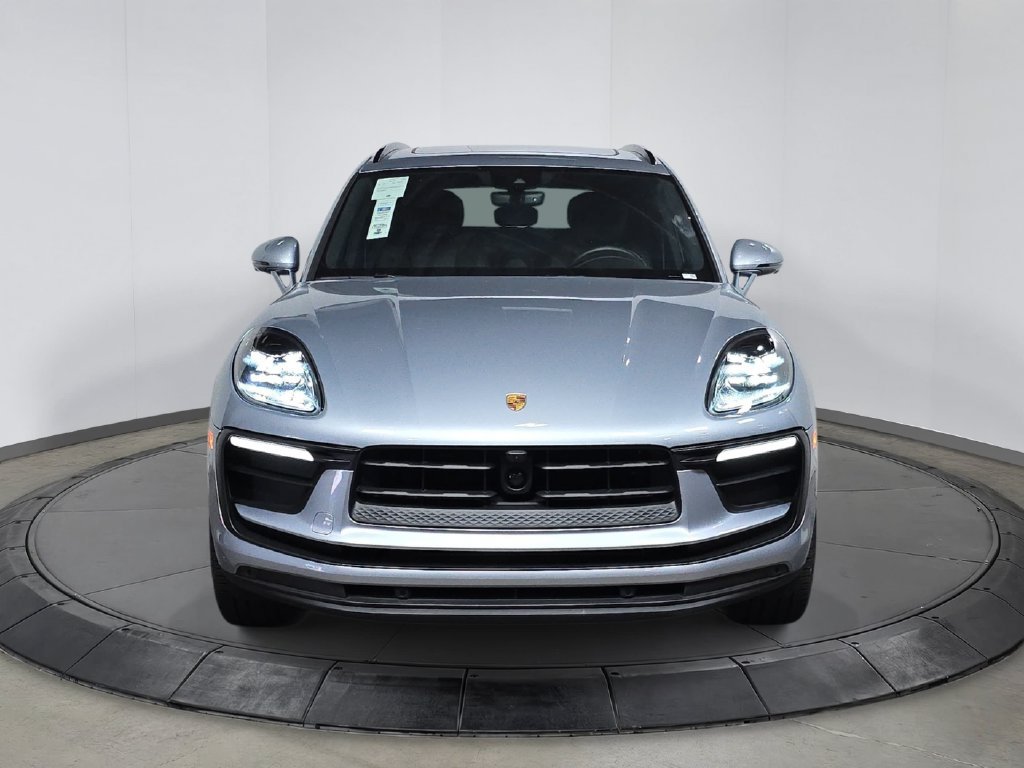 Certified 2026 Porsche Macan AWD/4WD image 10