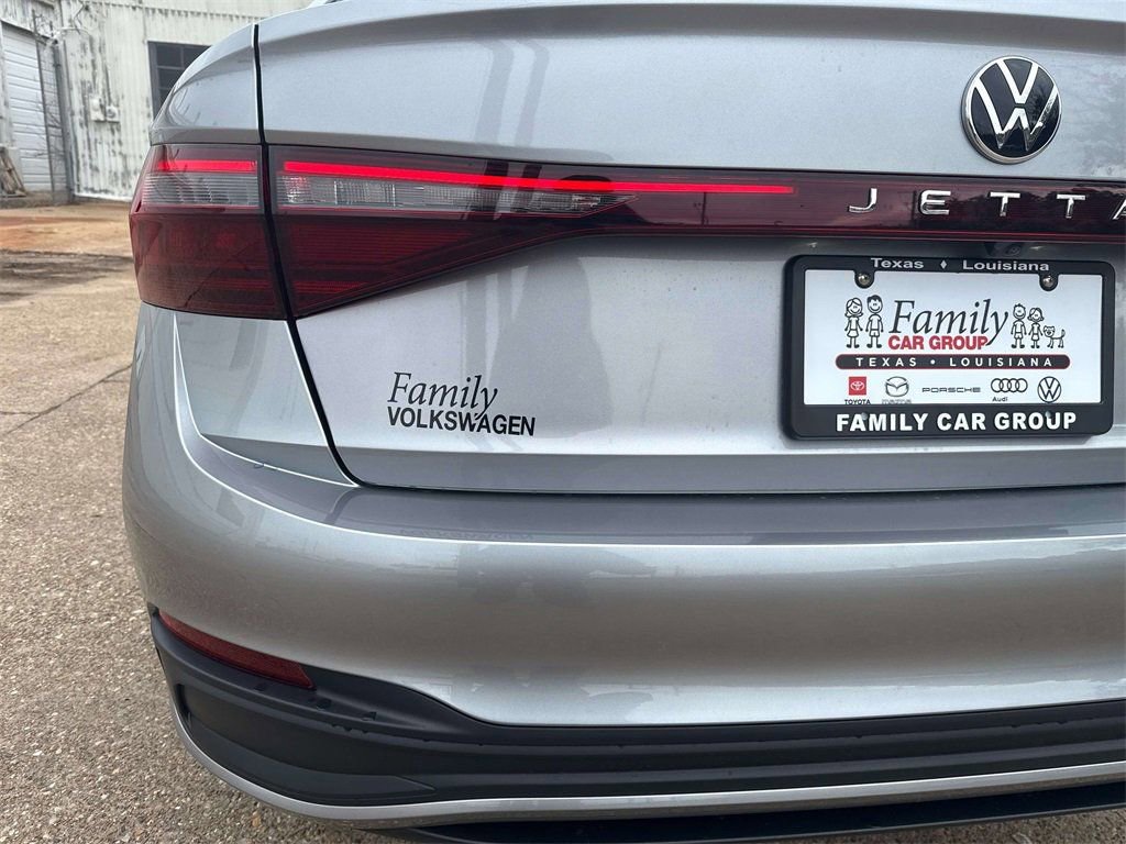 New 2026 Volkswagen Jetta SE image 8