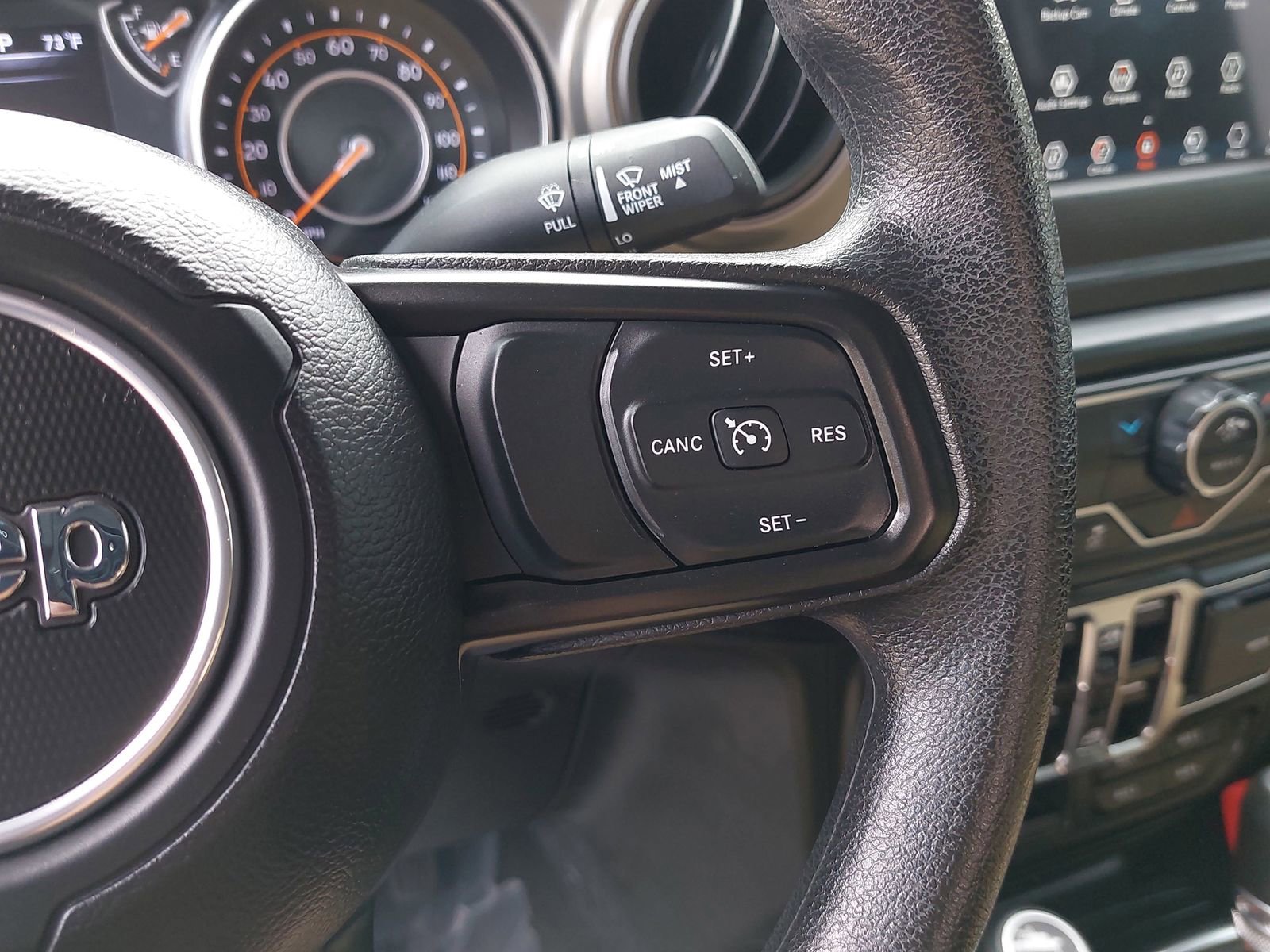 Used 2023 Jeep Gladiator Sport AWD/4WD image 17