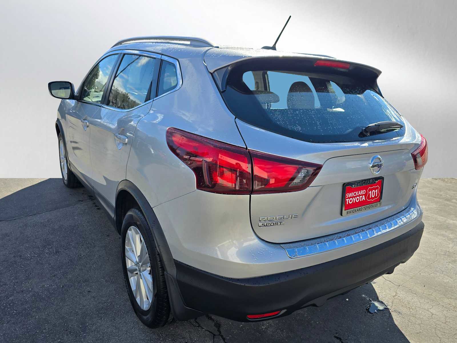 Used 2018 Nissan Rogue Sport SV image 5