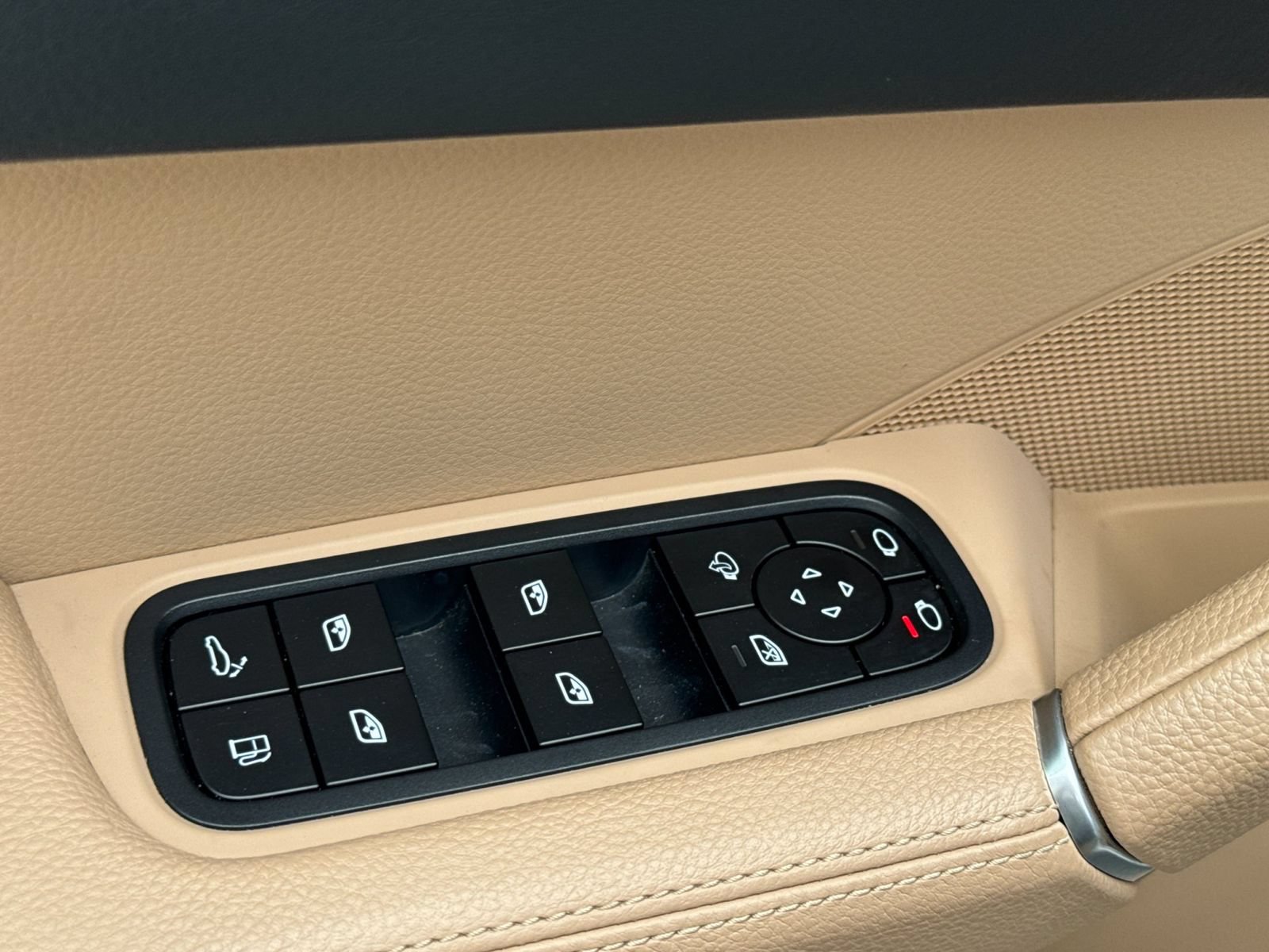 Certified 2022 Porsche Cayenne E-Hybrid AWD/4WD image 13
