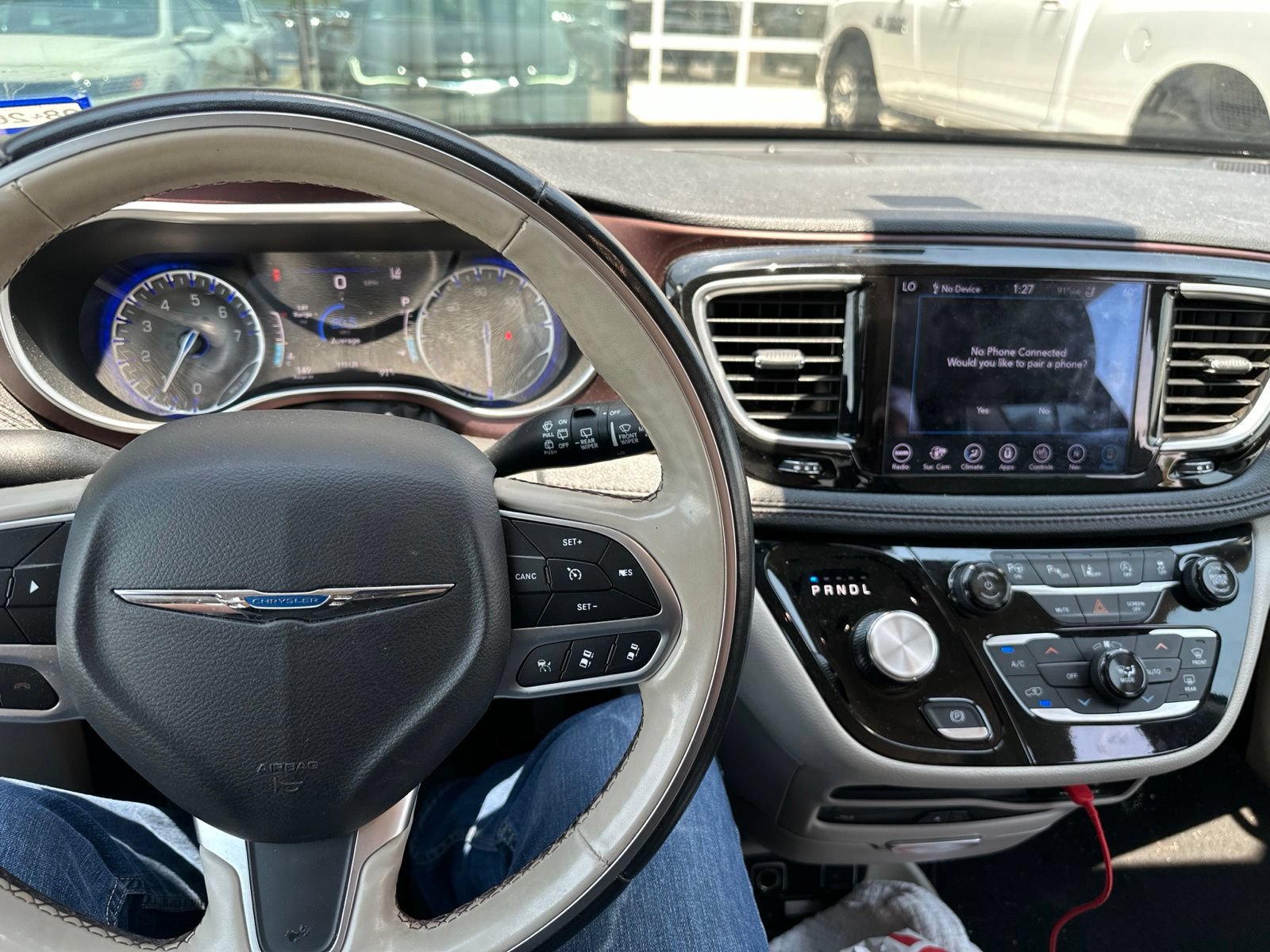 Used 2019 Chrysler Pacifica Limited w/ Advanced Safetytec Group FWD image 14
