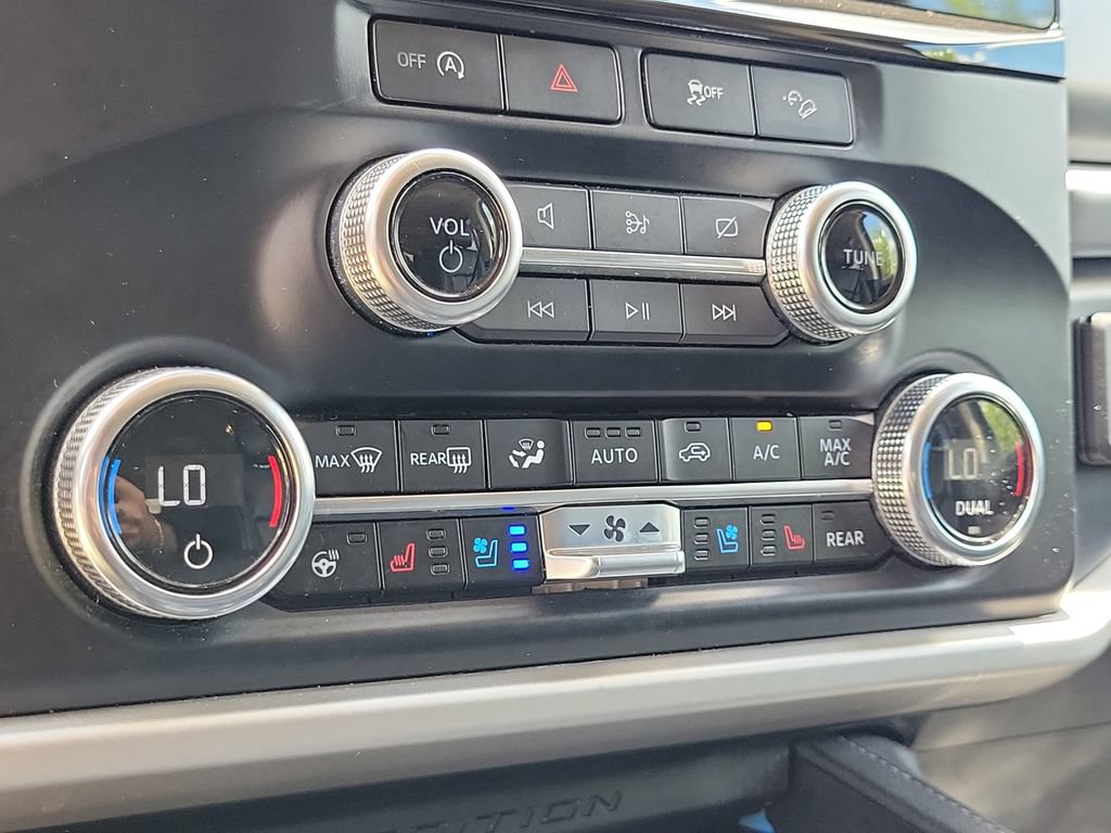 Used 2024 Ford Expedition XLT AWD/4WD image 26