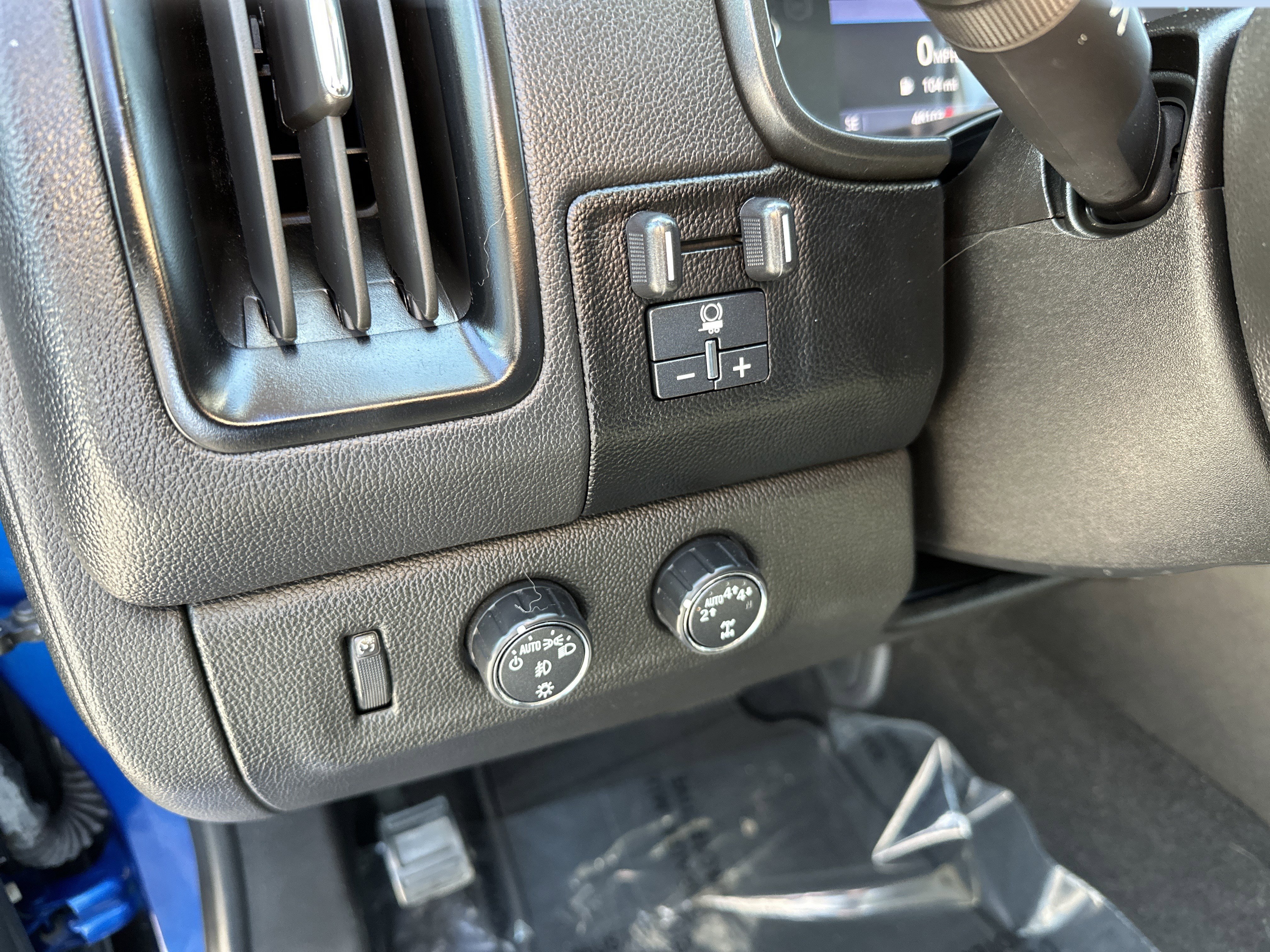 Certified 2020 Chevrolet Colorado LT w/ LT Convenience Package image 11