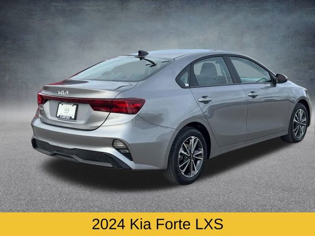 Used 2024 Kia Forte LXS video 3
